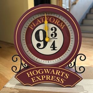 Harry Potter Platform 9 3/4 Hogwarts Express Clock, Brand New